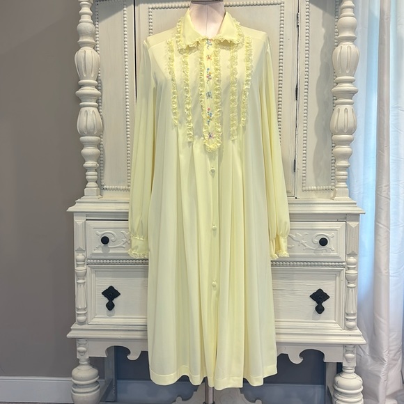 Gossard Artemis Other - Goddard Artemis Vintage 60’s Yellow Lace and Embroidery Button Down Robe SZ MD